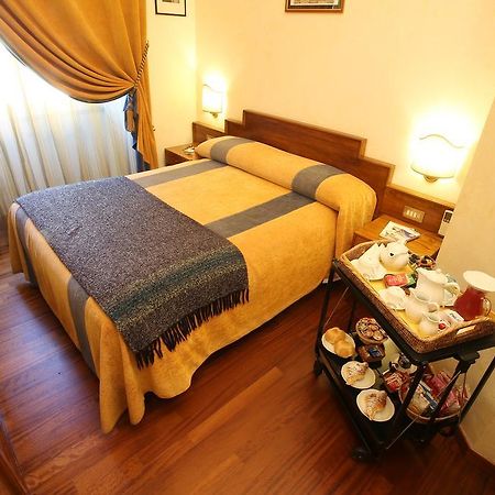 Bed and Breakfast Al Colonnato Di San Pietro Рим Экстерьер фото