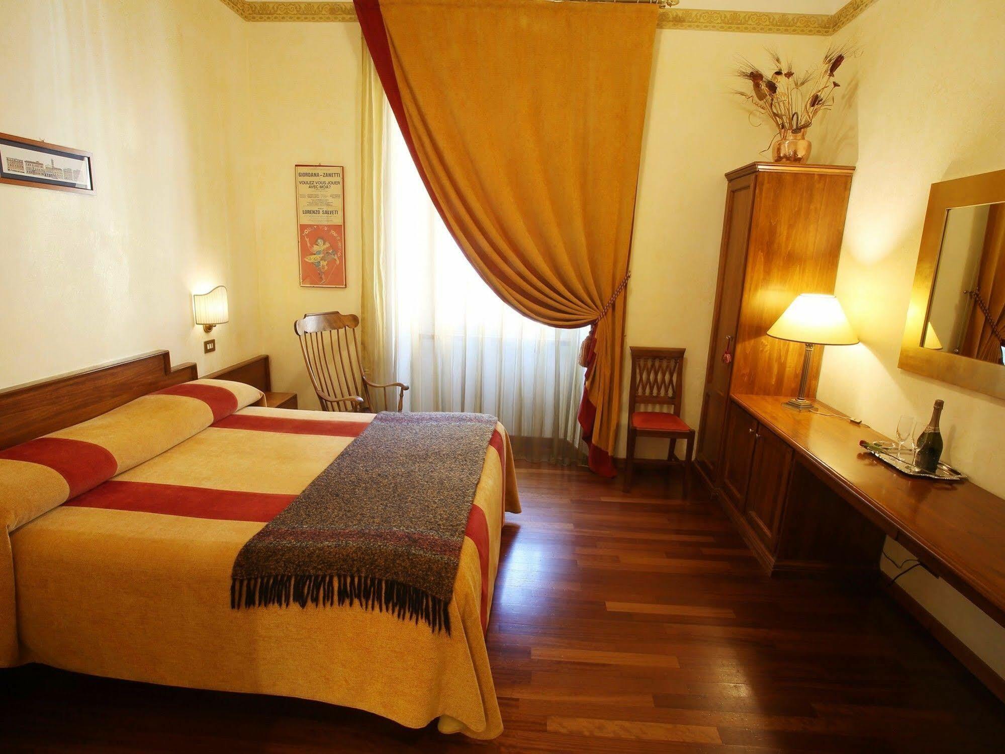Bed and Breakfast Al Colonnato Di San Pietro Рим Экстерьер фото
