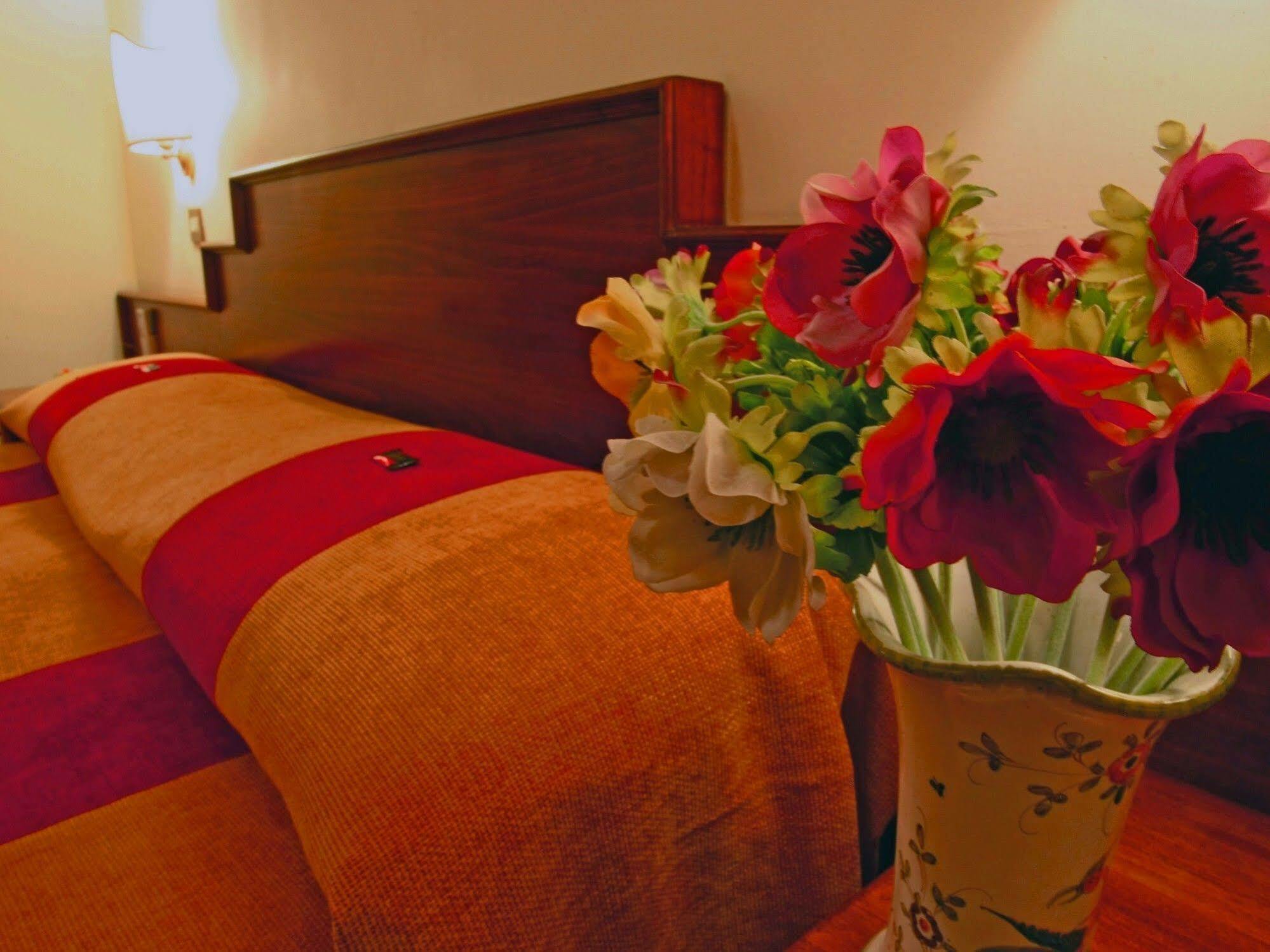 Bed and Breakfast Al Colonnato Di San Pietro Рим Экстерьер фото