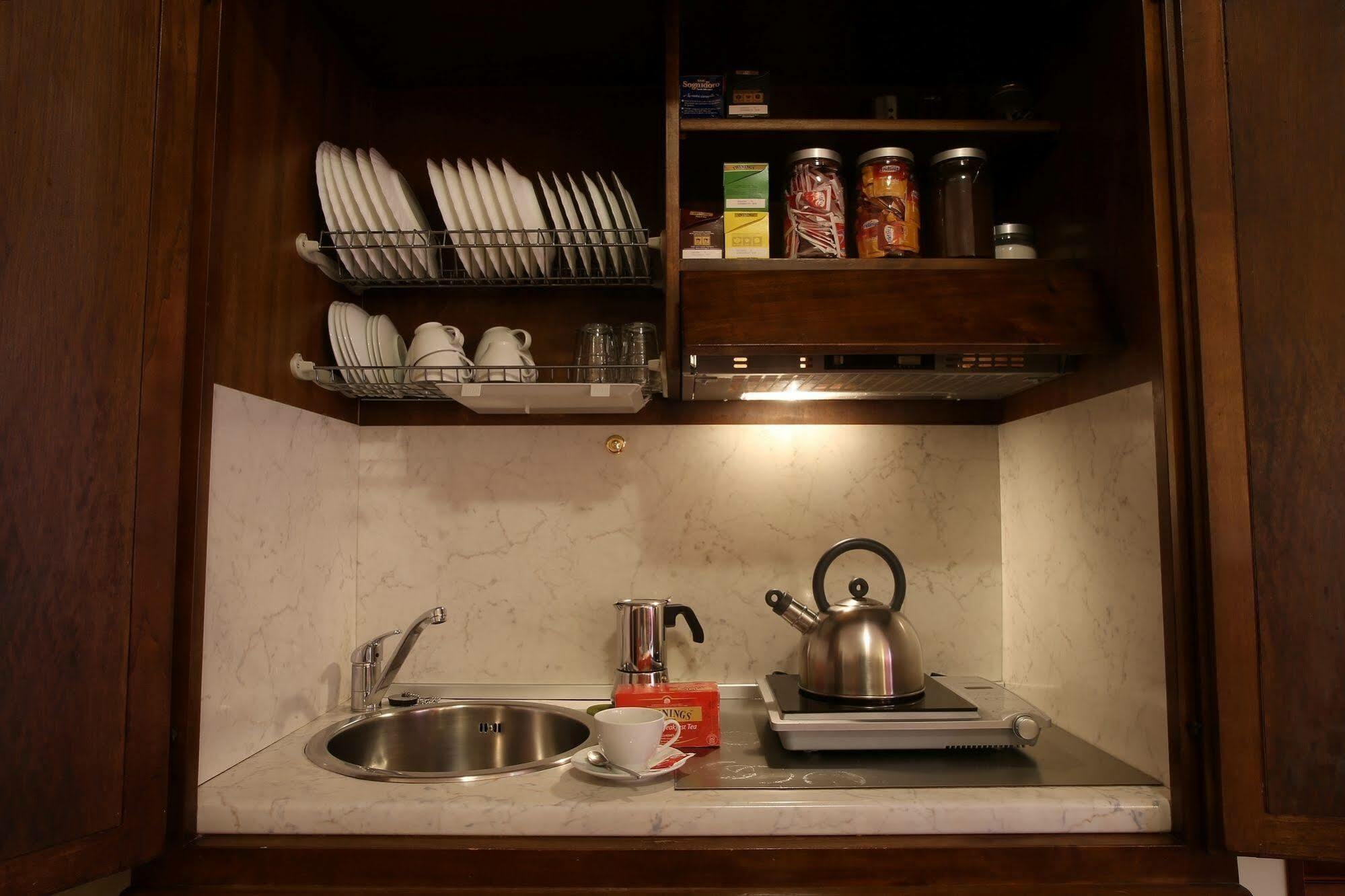 Bed and Breakfast Al Colonnato Di San Pietro Рим Экстерьер фото